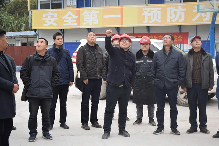 涼山州政府副秘書長(zhǎng)朱國(guó)政到金陽(yáng)河三峽連心橋項(xiàng)目開(kāi)展歲末年初安全生產(chǎn)綜合督查
