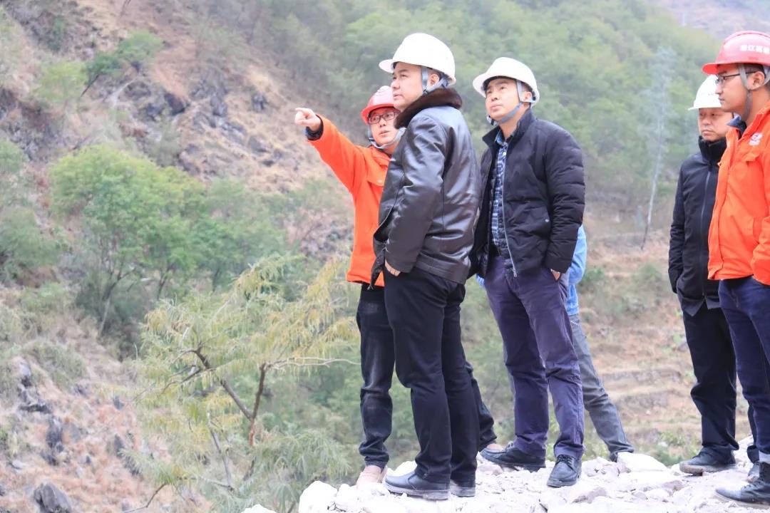 川交路橋黨委委員、董事、總工程師汪碧云赴沿江高速金寧段ZCB1-5項(xiàng)目檢查指導(dǎo)工作
